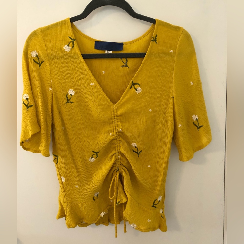 BLUE RAIN blouse. Adjustable ruching in front. Mustard color. Sz M